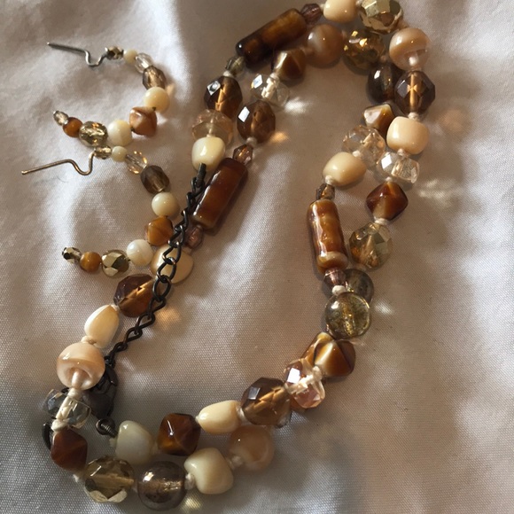 Necklace and earrings - Picture 3 of 3